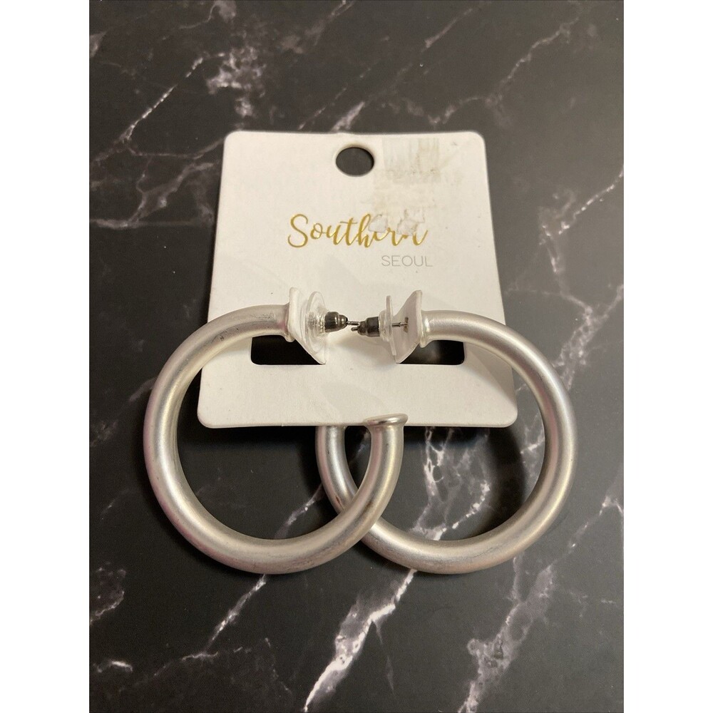 Southern Seoul Silver Large Half Hoop Pierced Dangle Earrings New Fashion Beauty